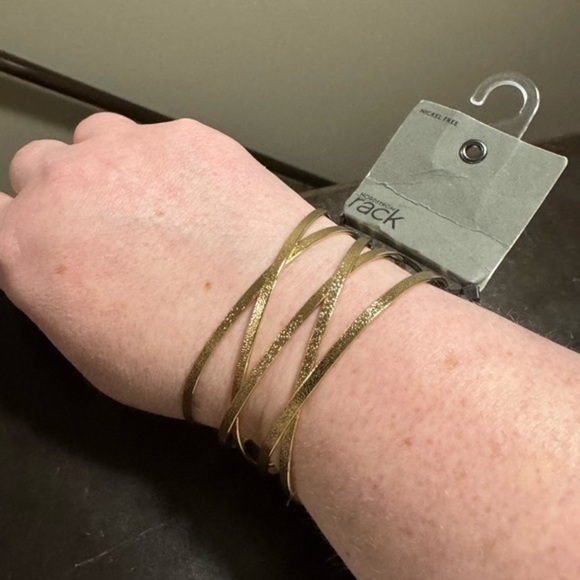 Nordstrom Rack Cuff Silver Textured Bracelet - NWT - Picture 3 of 4